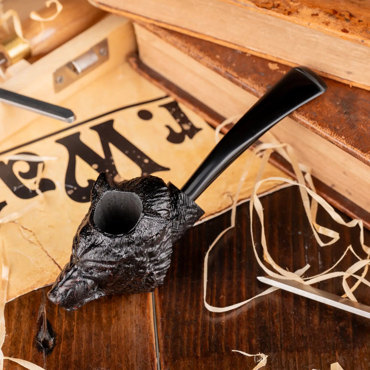 Tobacco Pipe, Collectable Series, Hand Carved from Briar Root (Wolf)